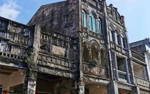 Jinyi Business Hotel (Danzhou Bus Station)
