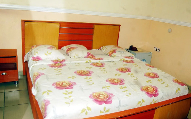 De-b Garden Hotel