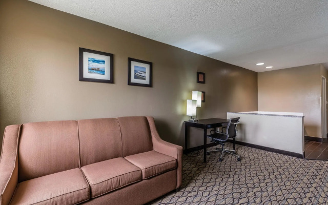 Comfort Inn & Suites Crystal Inn Sportsplex