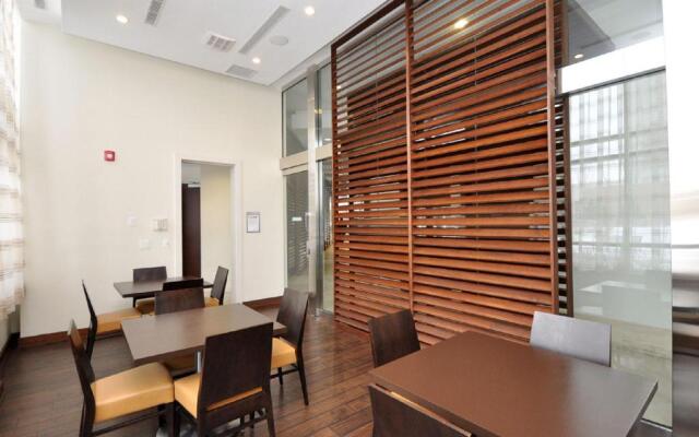 Royal Stays Furnished Apartments - Square One