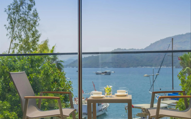 Marina Bay Gocek