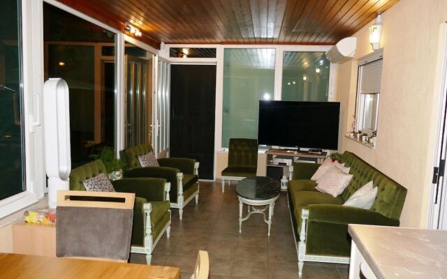 Home With Small Pool Near Athens, Easily Accessible by Public Transport