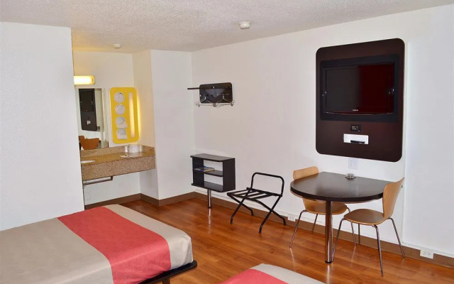 Motel 6 Boston South - Braintree