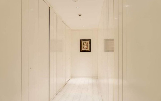 Luxury 2-bed, 2-bath Loft-style Flat in Covent Gdn