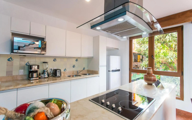 Casa Lotería -Pueblito Sayulita- Colorful, Family and Relax Experience with Private Parking and Pool