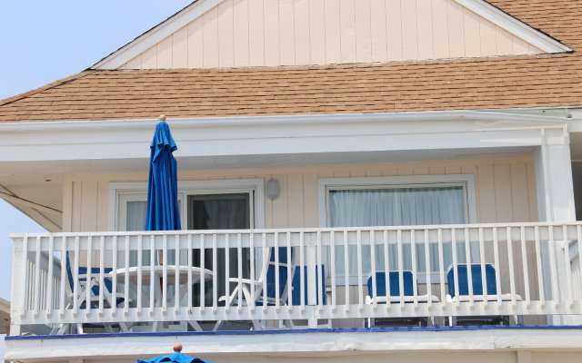 The White Sands Oceanfront Resort & Spa