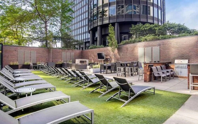 Luxury Suites At North Harbor Tower