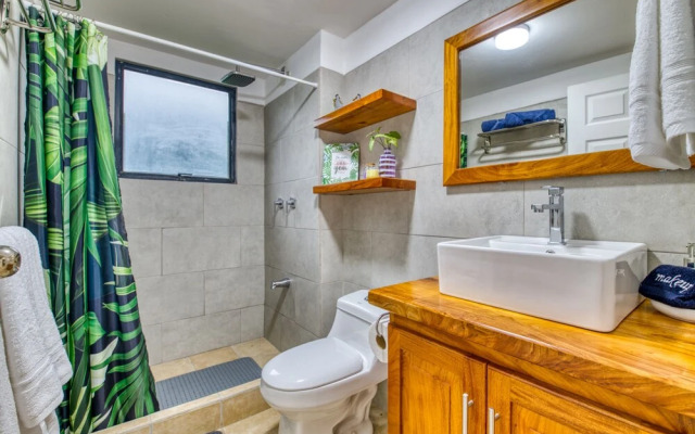 Golden Getaway Apartments
