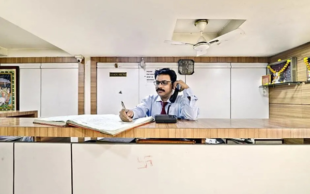 Hotel Sharada International by OYO Rooms