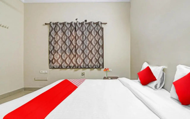 OYO 87614 Altima Suites