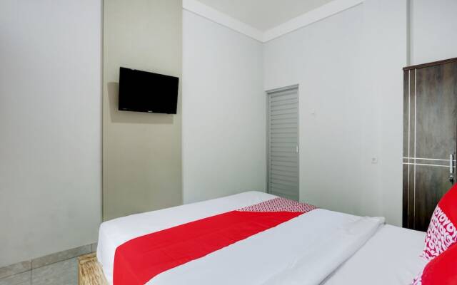 OYO Flagship 90756 Melasti Hills Room & Cafe