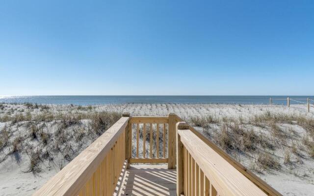 Lowe Tide by Oak Island Accommodations