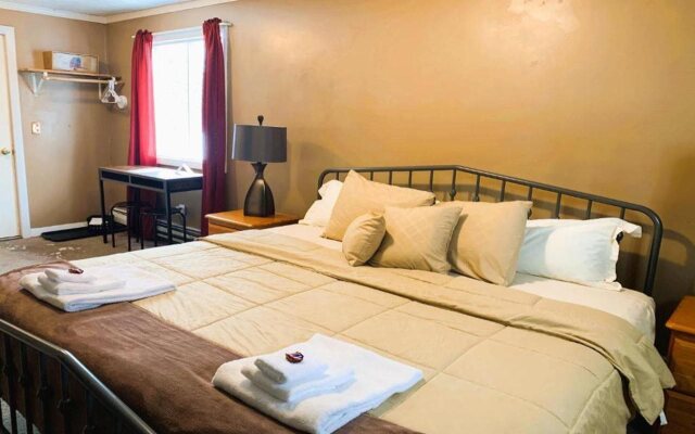 Love Hotels St John River by OYO at Fort Kent ME
