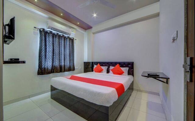 OYO 22425 Hotel Honey Cruise