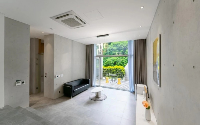 Hongcheon U Retreat Pool Villa