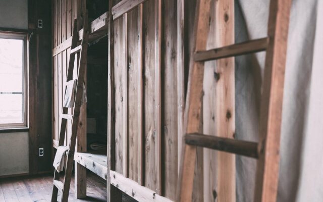 Nari - nuttari NARI -