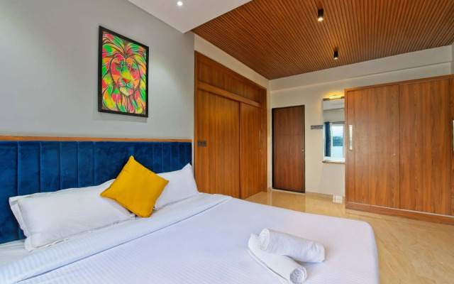 SaffronStays Riverdale, Mulshi - Lakefront villa with pool and mountain view