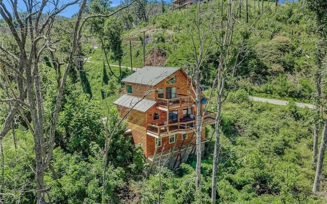 Misty Hollow - Three Bedroom Cabin