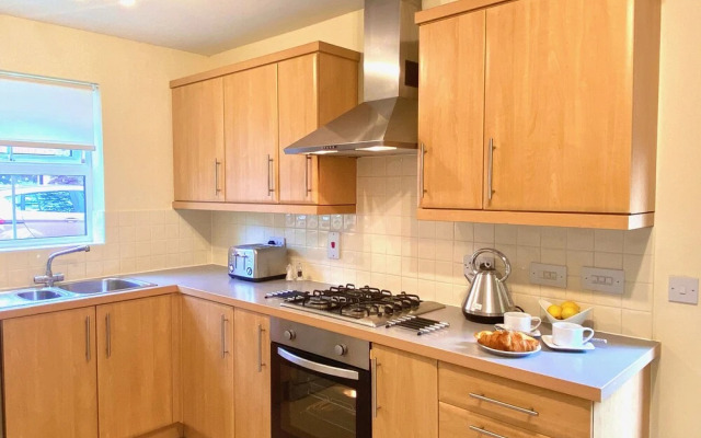Aylesbury Contractor & Staycation Home