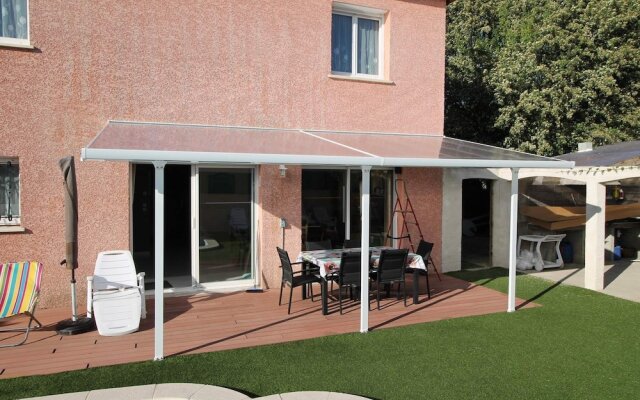 Chambres dans Villa avec Piscine