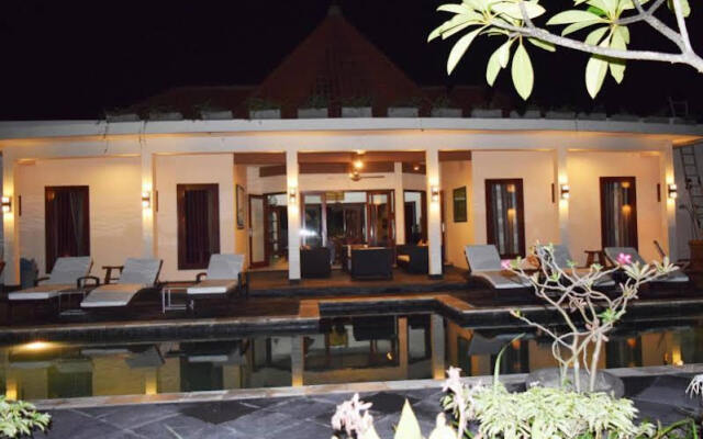 Yamari Villa