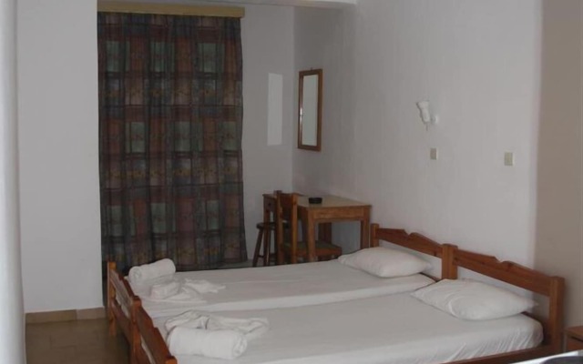 Nikos 2 Studios & Apartments
