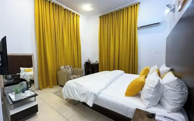 Lilly Grand Luxury Hotel and Apartment