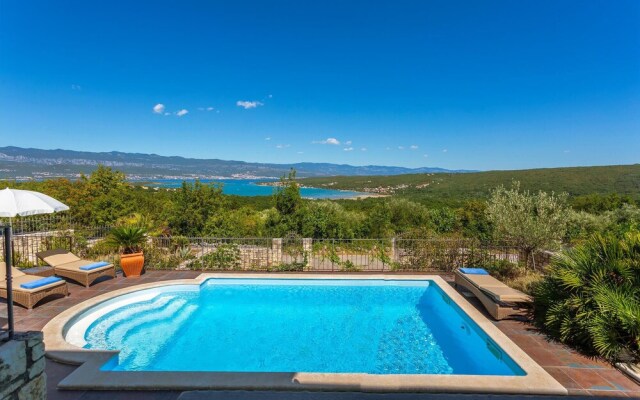 Nice Home in Malinska With Wifi and 5 Bedrooms