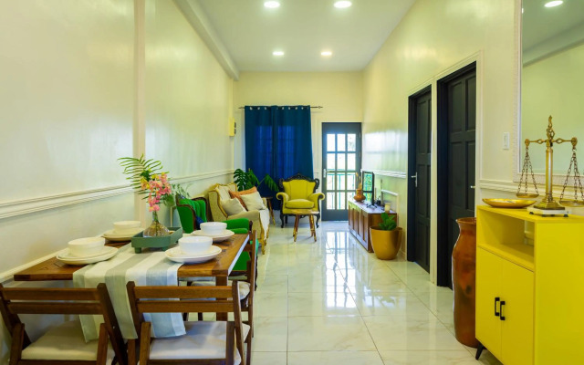 Cozy and quirky Wolf Apartment