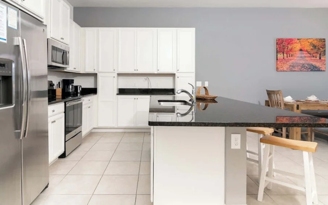 Great Escape to the Enclaves Near Disney!