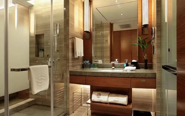 Luan Suntone Plaza Hotel