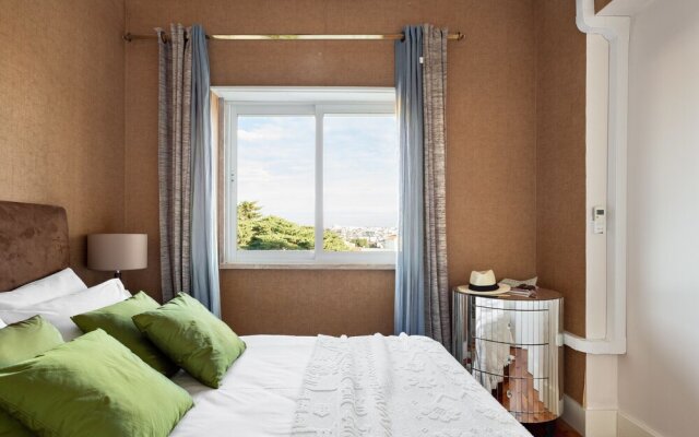 ALTIDO Exquisite 2-BR Apartment in Monte Estoril