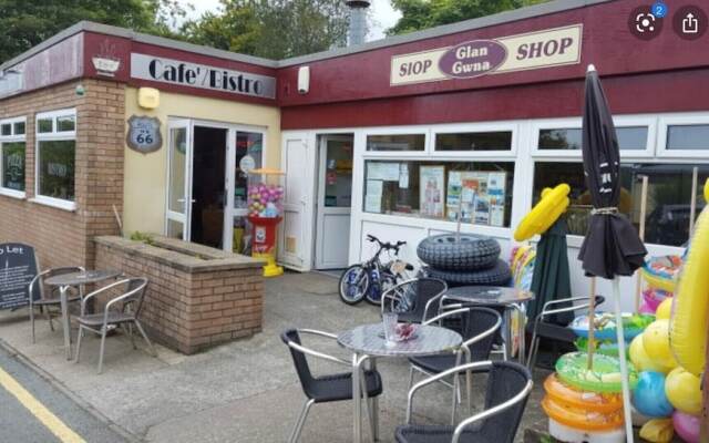 Snowdonia Holiday Cabin In Caernarfon North Wales