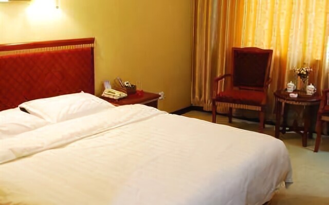Yijia Mingshi Holiday Hotel