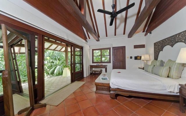 Bangrak Beachfront Villa – Guest Rooms – Koh Samui