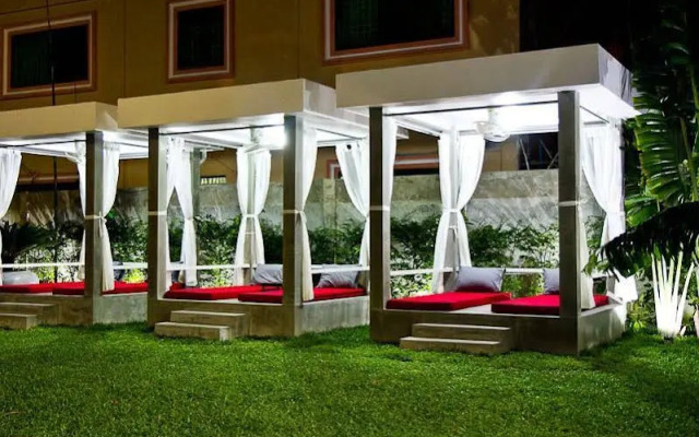 Busaba Suite @ OC Boutique