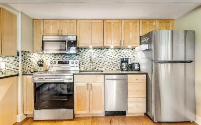 1414 Courtside Villa