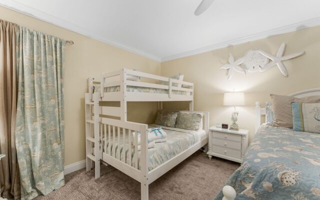 Stunning 2/2 Designer Condo w Coastal Appeal Right on the Gulf!