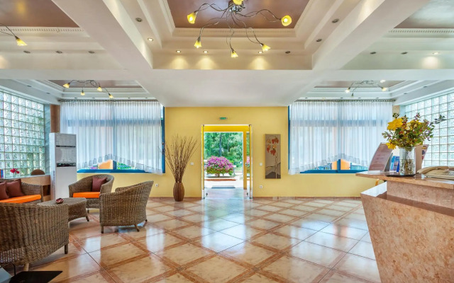 Atrium Hotel