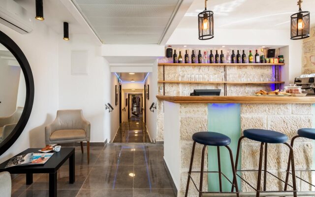 Malka Hotel