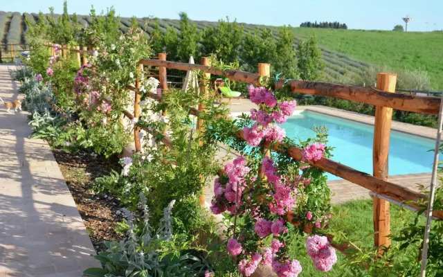 Farmhouse in Montalto Near Sandy Beach