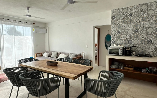 Noah Beach Hotel & Suites