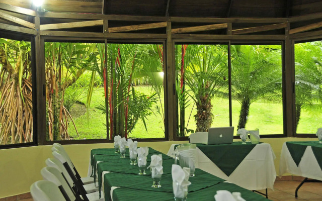 Hotel Lomas del Volcán