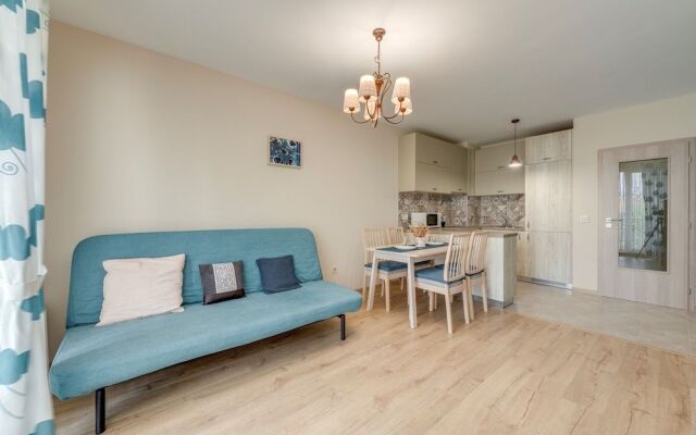 Bright and Newly Refurbished Apartment Near Center