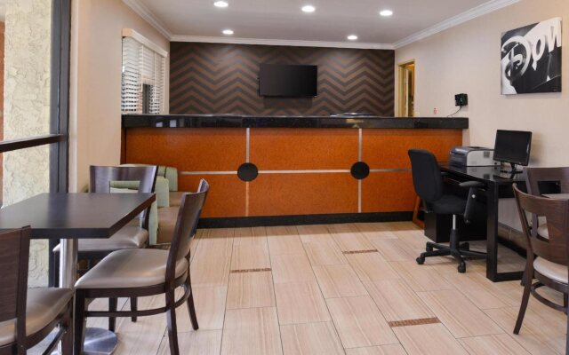 Best Western Courtesy Inn Hotel - Anaheim Resort at the Park