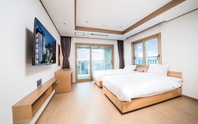 Run Hotel