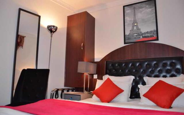 Regina Montmartre Hotel 