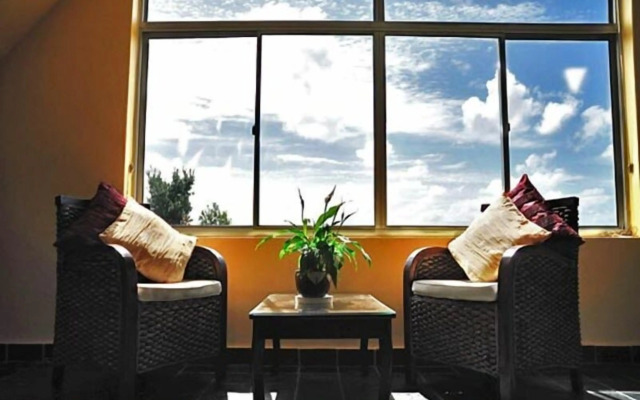 Mandalay Beach B & B