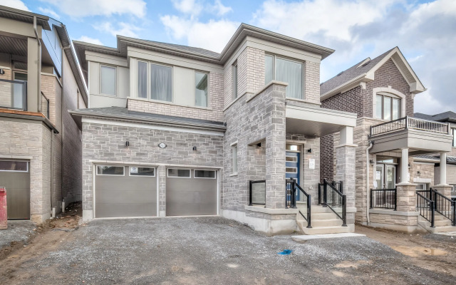 Waterfront Avenue Suites