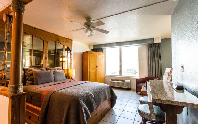 Georgian Inn Beach Club